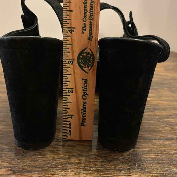 "✨ Stuart Weitzman Suede Platform Sandals ✨ Size: 7M - Picture 3 of 8